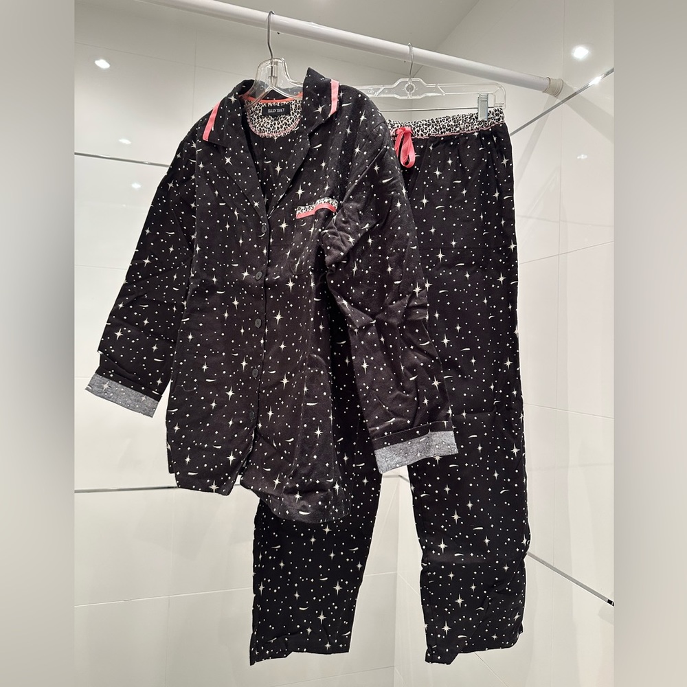 Ellen Tracy black and white 100% Cotton pajamas.